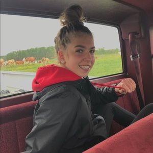 Meet your Posher, Kayla